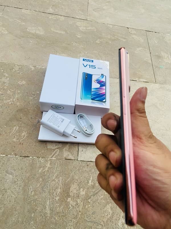 VIVO V15 (8/256) 6