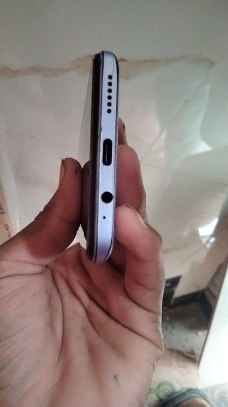 infinix hot11 4