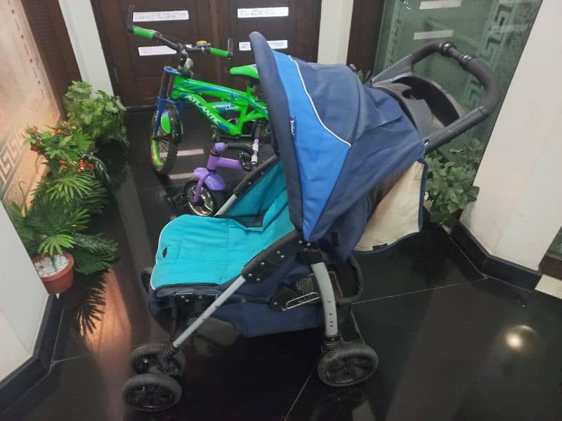 Juniors Stroller + Carrycot 2