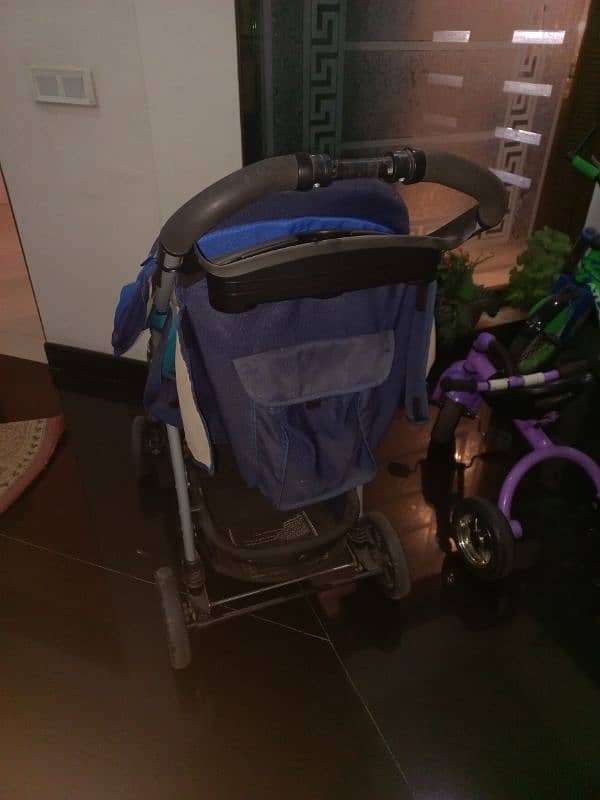 Juniors Stroller + Carrycot 3