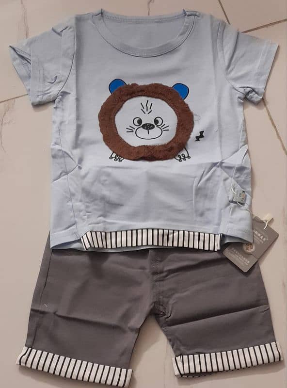 Unisex kids clothes. 1