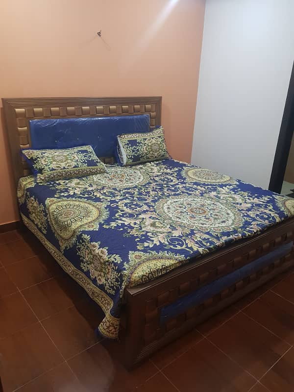 Par Day and short time Two BeD Room apartment Available for rent in Bahria town phase 4 and 6 empire Heights 2 Family apartment 3