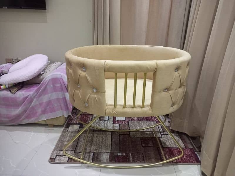 Baby cot/baby bed/baby swing bed Gold colour made it urgent sale 0