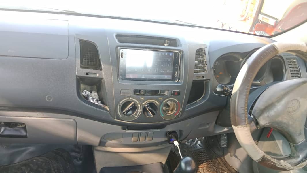 toyota hilux 2008 model full original 4