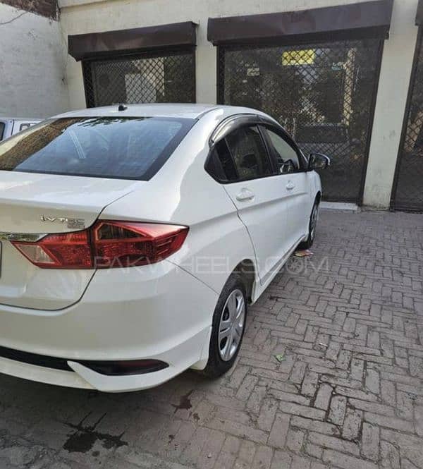 Honda City 1.2 CVT 1