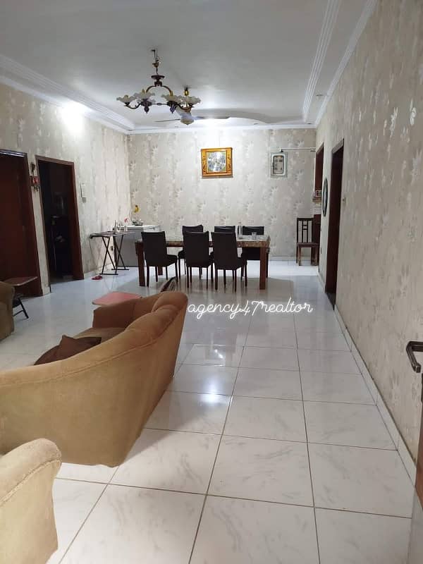 4 Bed Room, 255Sqyd Block 14 Johar 3