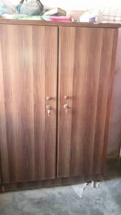 almari good condition 2 door