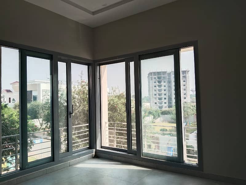 Brand New Luxury Corner 1 kanal Upper portion Available for Rent in Bahria Town Phase 7 Rawalpindi 6