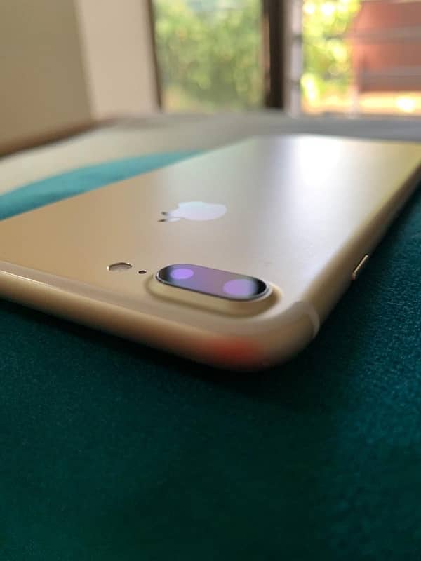 I phone 7 plus 128gb PTA approved gold colour 10/10 03365934390 2