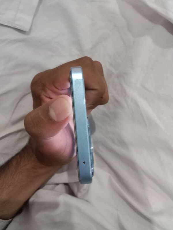 Oppo Reno 11f condition 10/10 in warranty 2