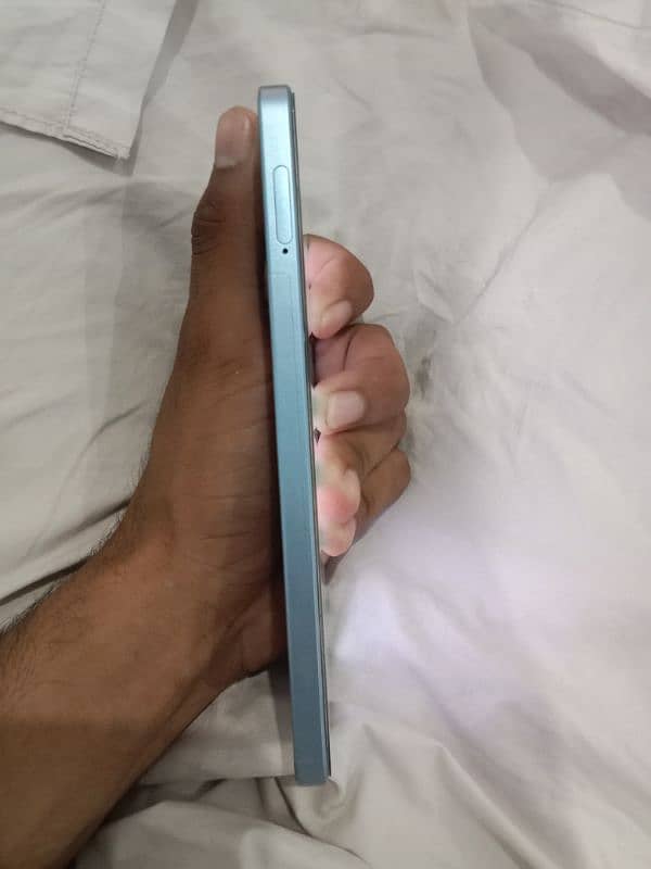 Oppo Reno 11f condition 10/10 in warranty 4