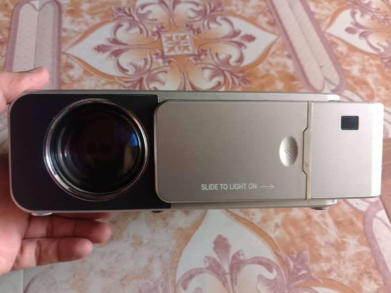 T6 Projector Android 2/16 GB, Wifi, with Sound Box, New Condition 2