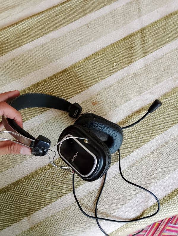 a4tech HS-50 headphone 1