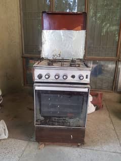 cooking range with 4 stoves and gas oven