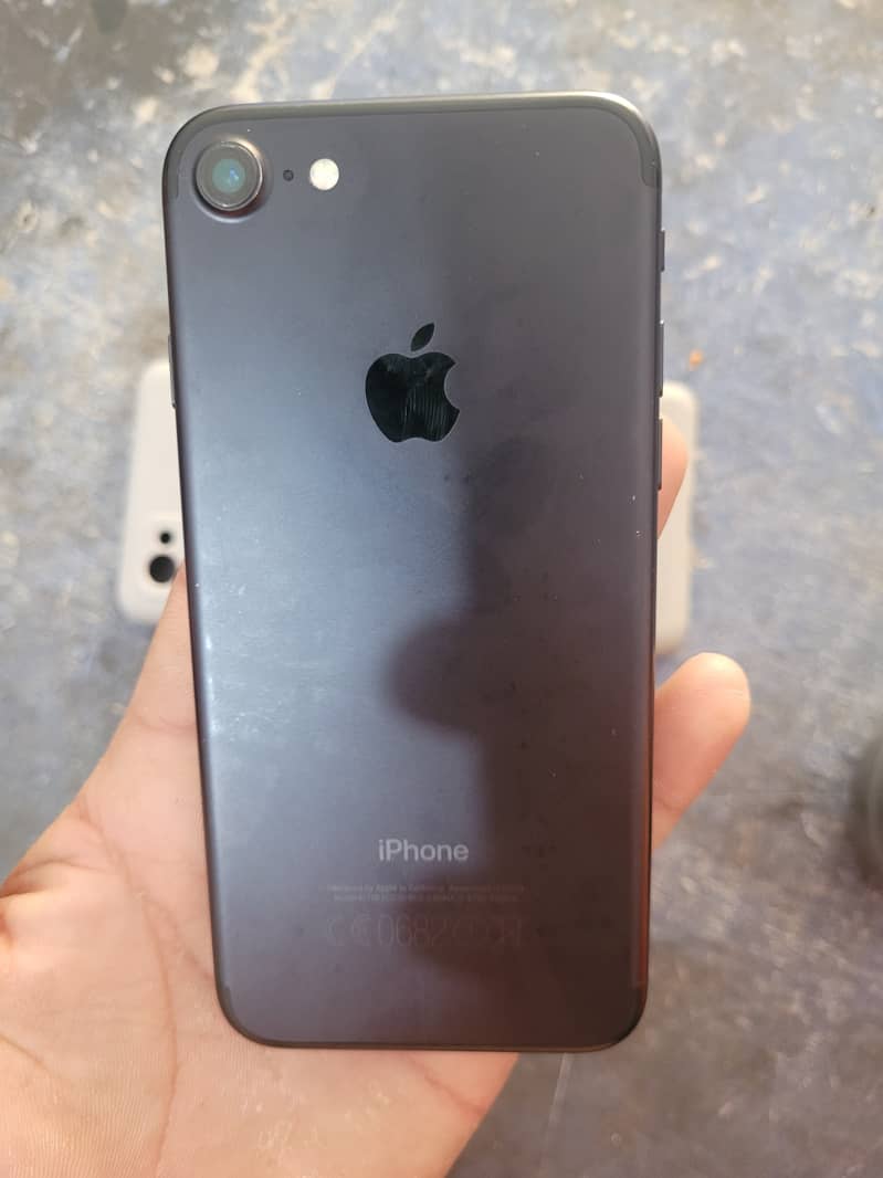 iPhone 7 10/10 condition 0