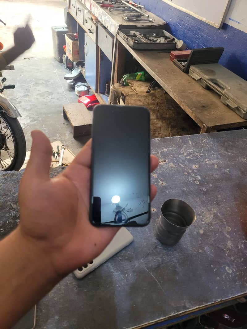 iPhone 7 10/10 condition 2