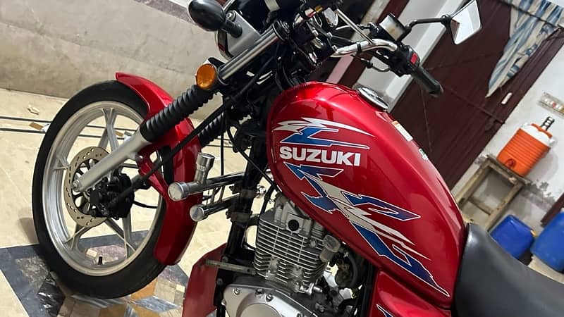 Suzuki GS150 1