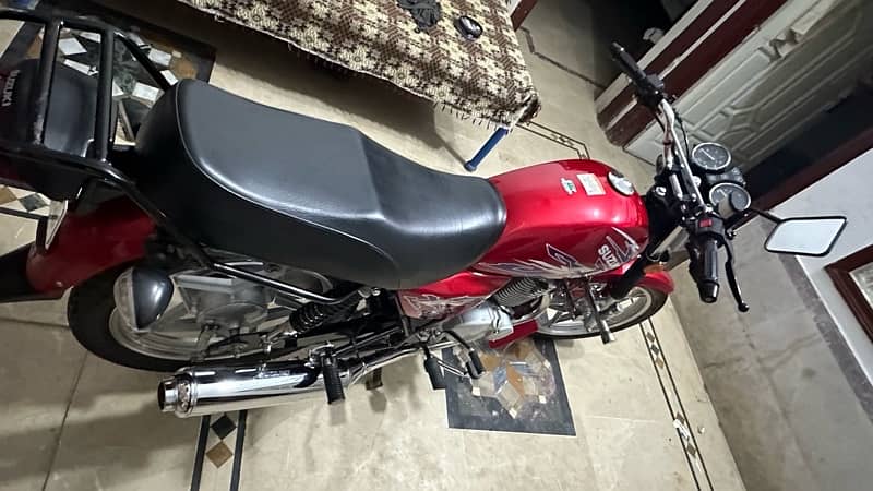 Suzuki GS150 2