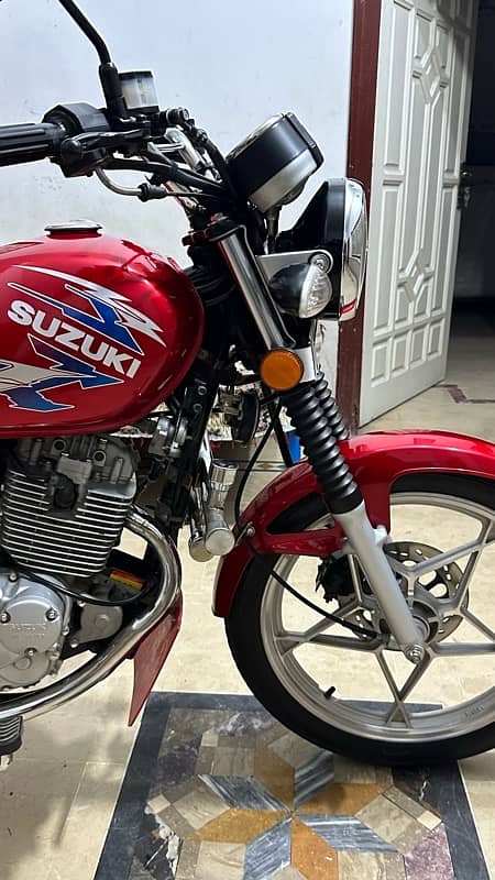 Suzuki GS150 3