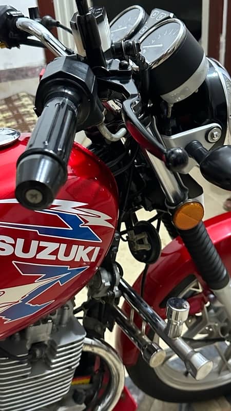 Suzuki GS150 4