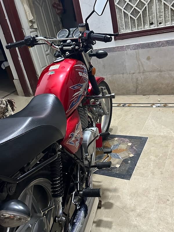 Suzuki GS150 6