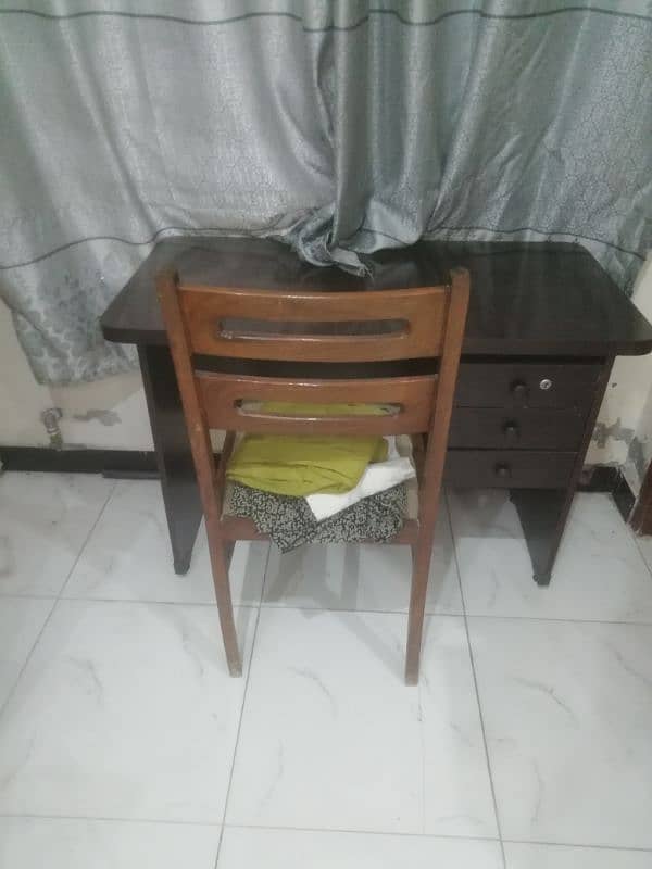 Good condition ofice Furniture 9