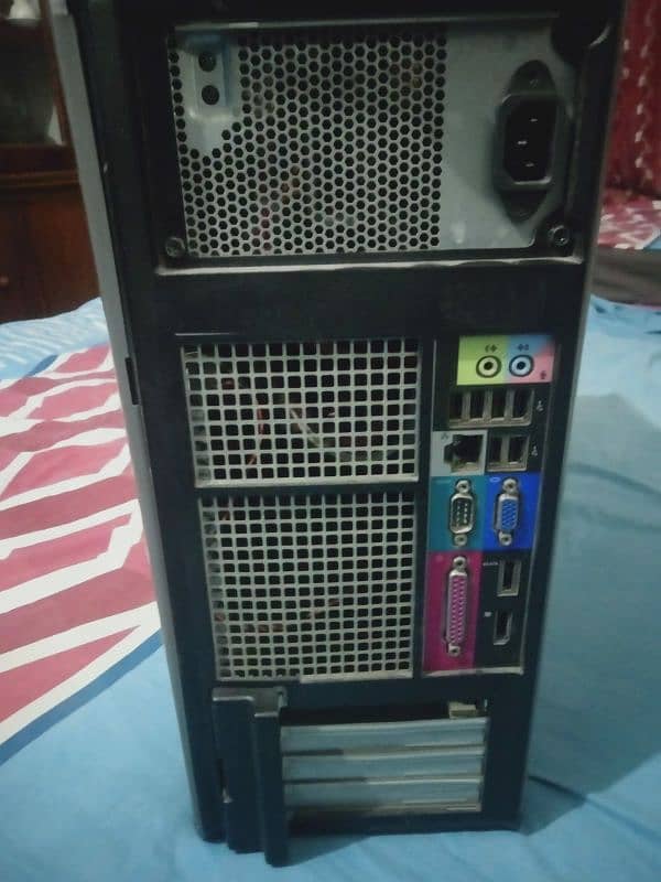 Intel core 2 Quad Gaming 6/300 without graphics card 1