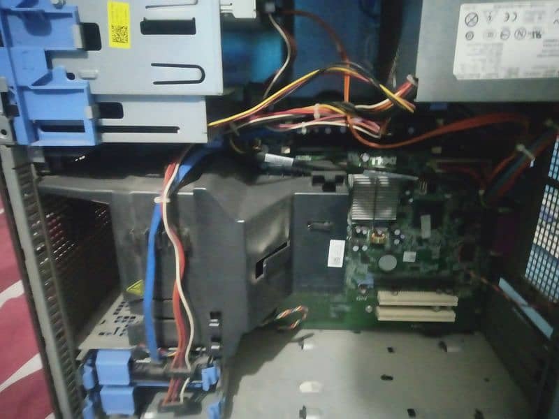 Intel core 2 Quad Gaming 6/300 without graphics card 2