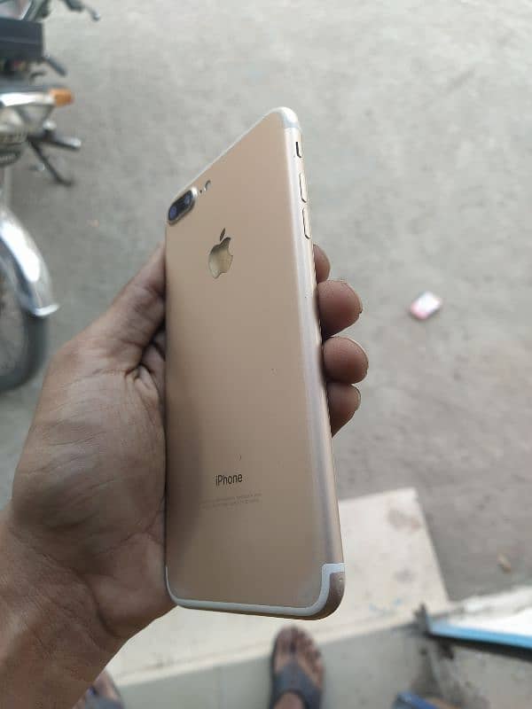 iPhone 7 plus (golden) 128gb 4