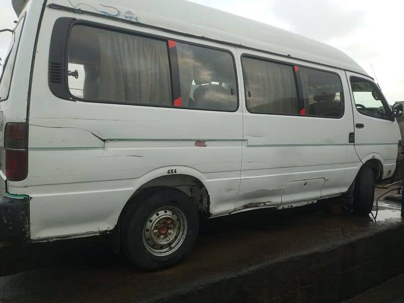 Toyota hiace 2