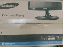 Samsung SyncMaster 19" LED Monitor