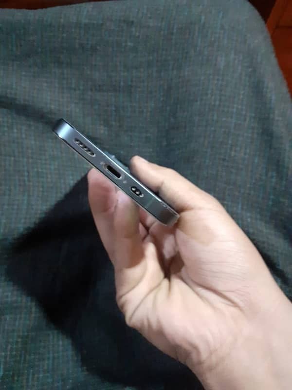 iphone 12 pro (0327:5000:818) 9