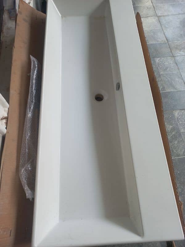 Brand new Catalano imported vanity full set is up for sale 1