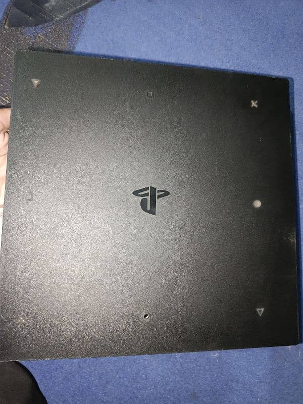 Playstation 4 Pro - Console 1TB + Kingdom Hearts 3 Special Edition 1