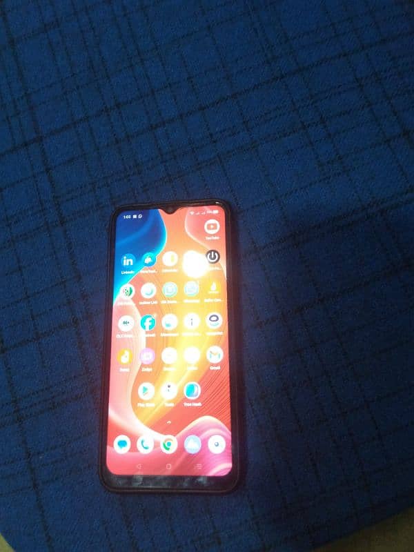 i. m selling realme 4