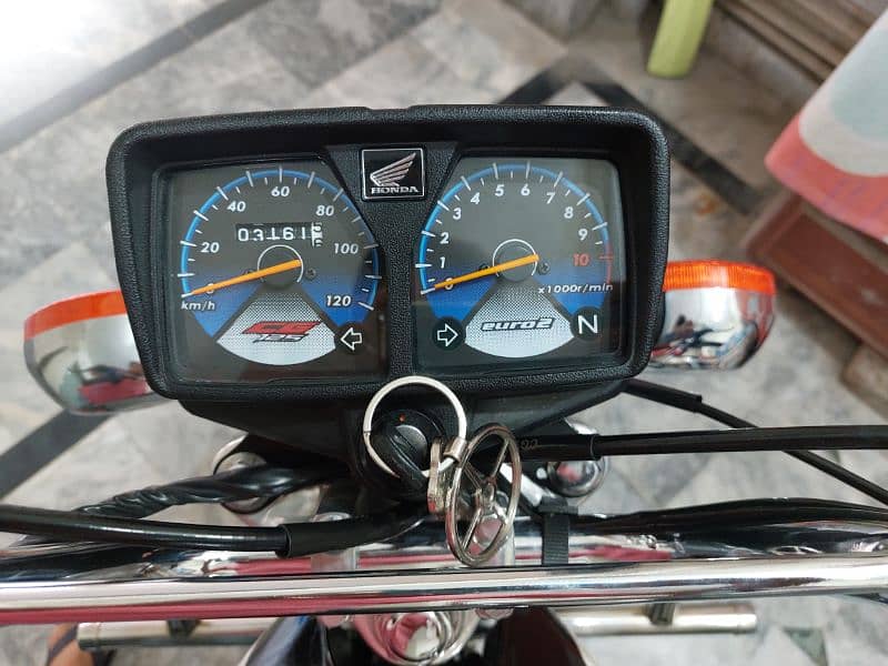 Honda 125 original low mileage New bike 0