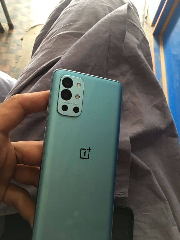 One Plus 9r 2