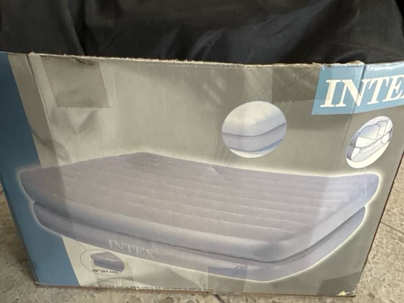 Intel Air mattress with inbuilt electric pump 3