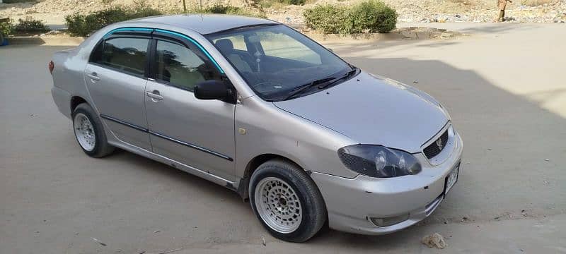 Toyota Corolla SE saloon 2004 1