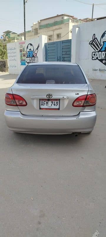 Toyota Corolla SE saloon 2004 3