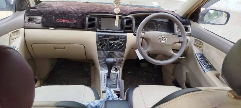 Toyota Corolla SE saloon 2004 7