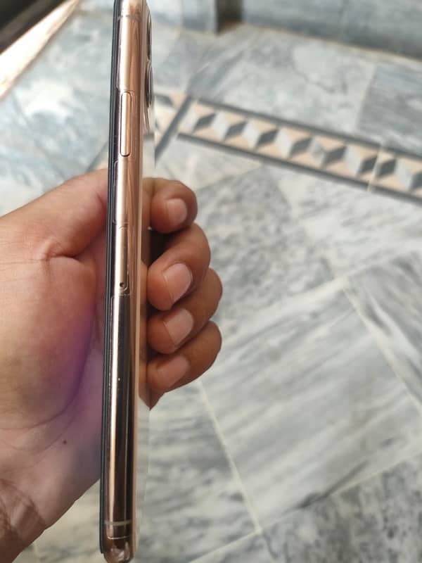 Iphone 11 Pro  Max - PTA Approved 2