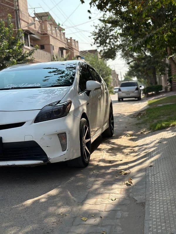 Toyota Prius 2013 1