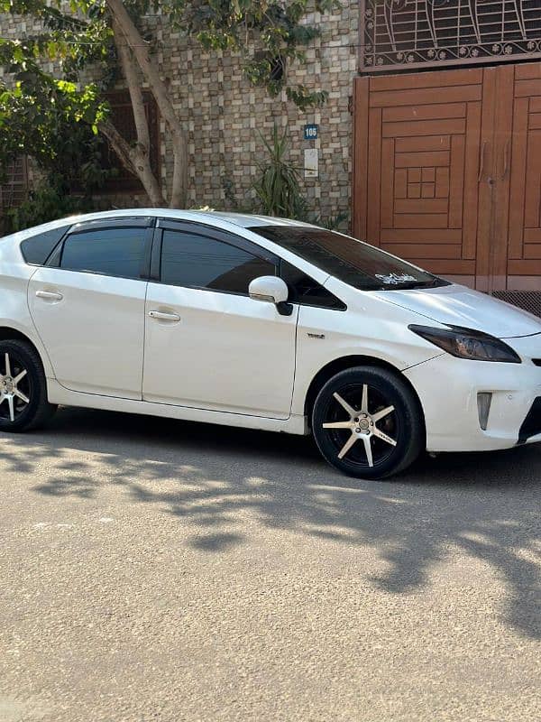 Toyota Prius 2013 5