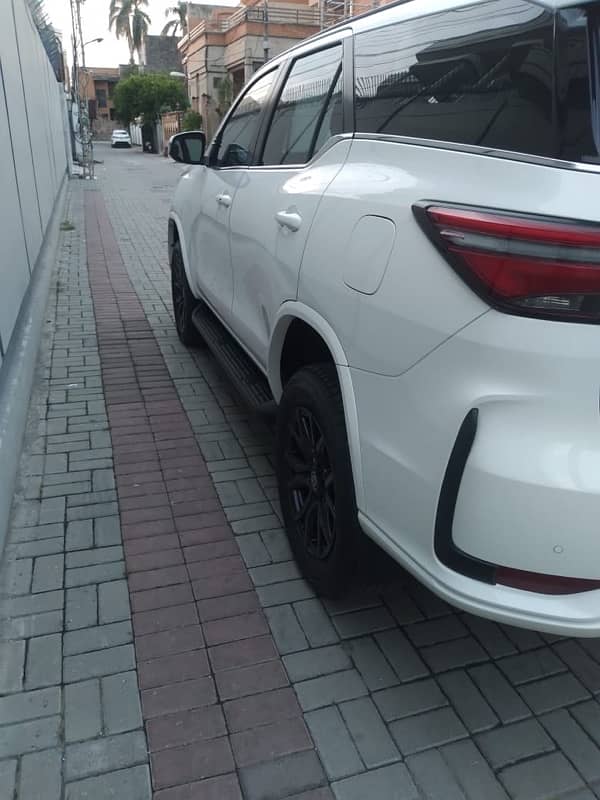 Toyota Fortuner grs white colour 2023 2