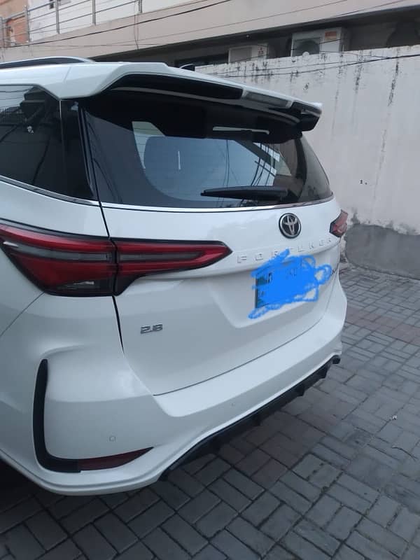 Toyota Fortuner grs white colour 2023 5