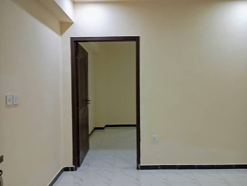 One bedroom unfurnished apartment available for rent 3