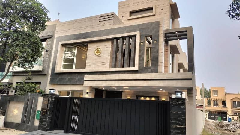 10 Marla House Is Available For Sale In Bahria Town Overseas B Block Lahore 1