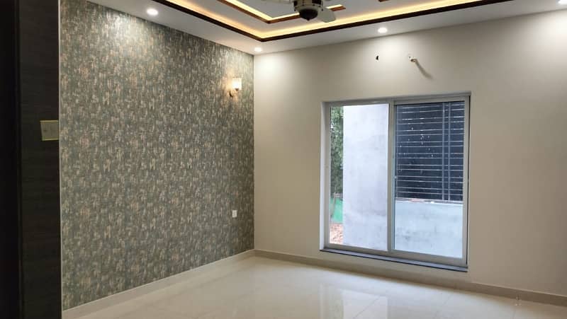 10 Marla House Is Available For Sale In Bahria Town Overseas B Block Lahore 25