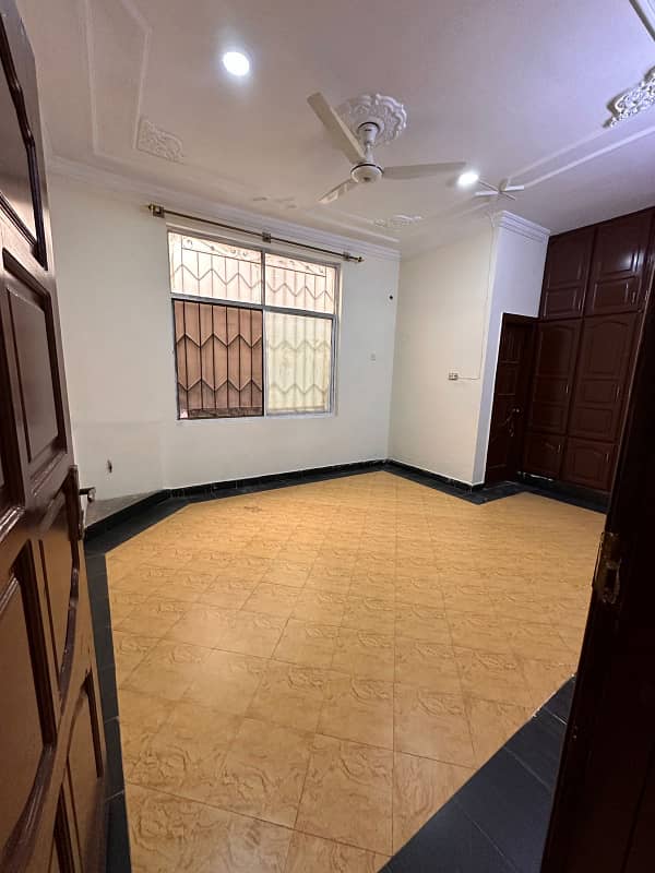 BRAND NEW UPPER PORTION FOR RENT LOCATION AYUB COLONY 1